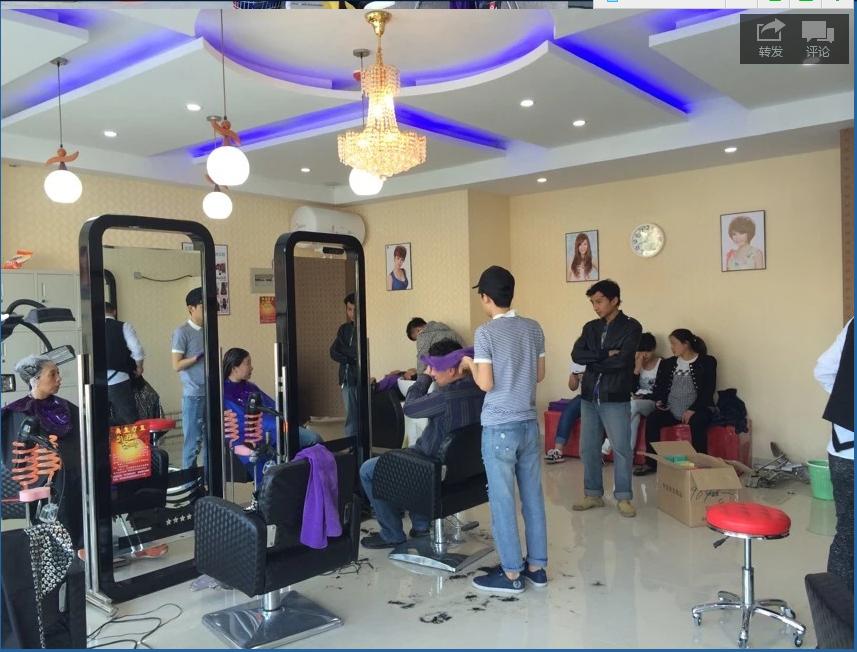 忙活著的師傅們，和排隊等待的人們